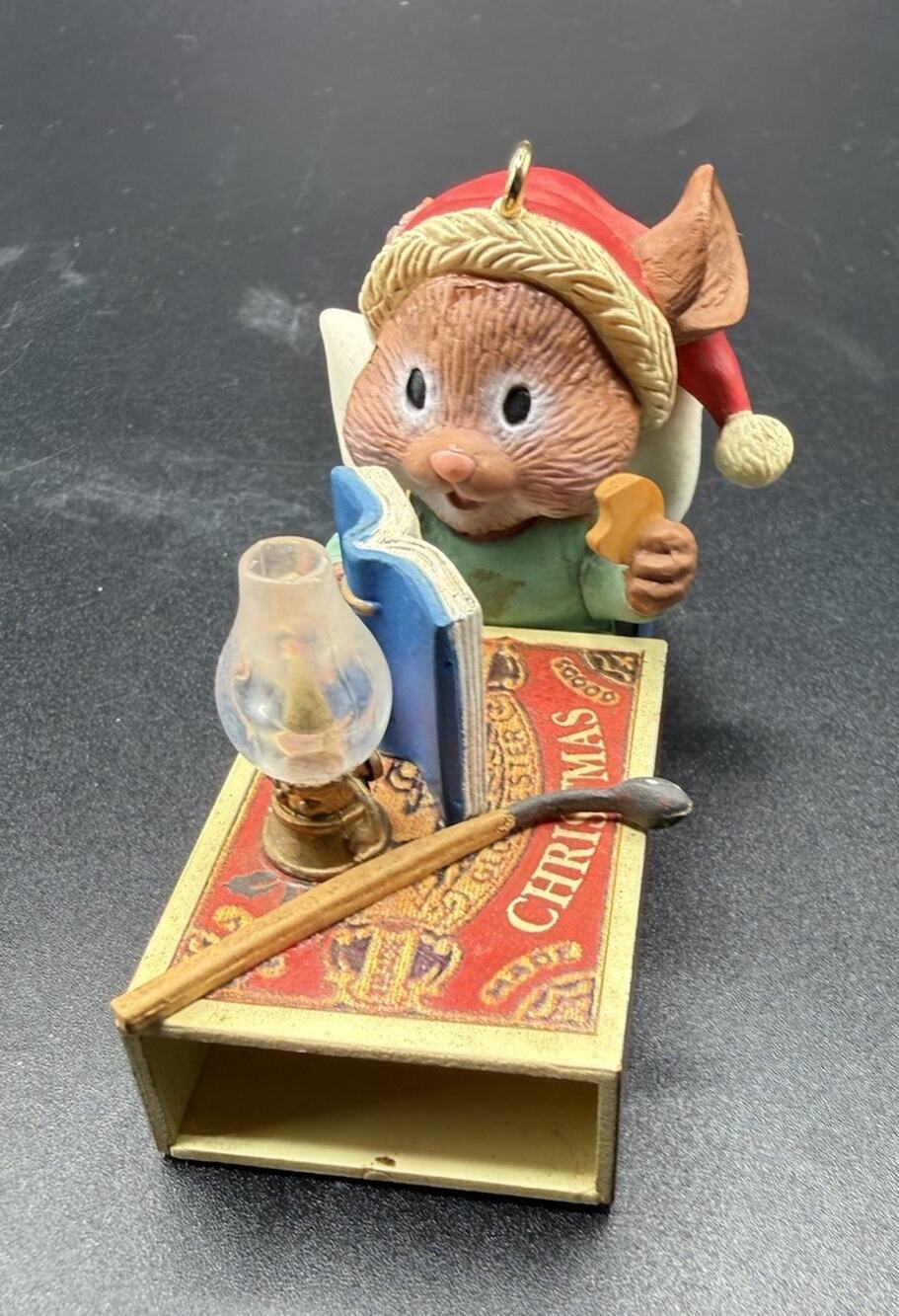 TRIM A HOME CHRISTMAS ORNAMENT: 1992 MOUSE IN MATCHBOX BED **Missing Ear LO19